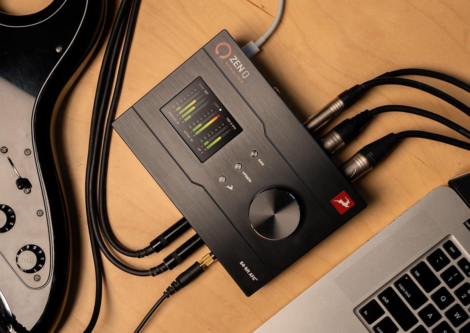 Zen Q Synergy Core 14X10 Bus-Powered Thunderbolt 3 Audio Interface with Edge Solo Mic, Bitwig Studio DAW, Limited Edition Case and 37 FX Included